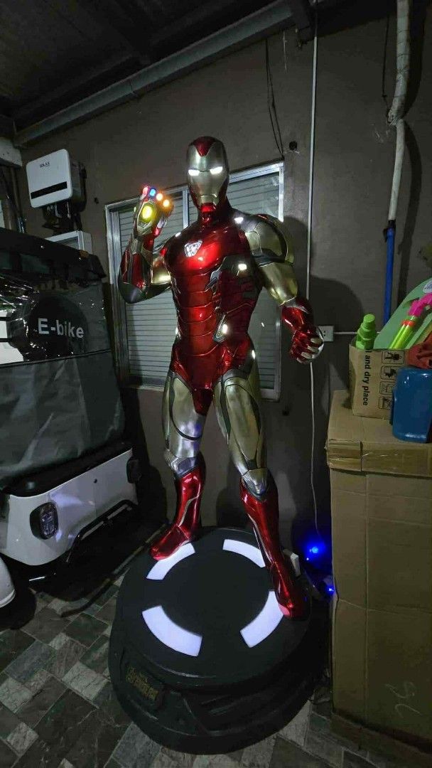 Cm Studio - Life Size Iron Man Statue with Infinity Gauntlet (Category: Figurines & Statues) located in Manila. Submitted by besh__ (Listing ID 1402091975, Image 2). Description: No issue complete Accessories with original box pm if interested can do meet ups lalamove pickup .