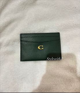 (Category: ) located in . Submitted by bagsnclothesby.j (Listing ID 1402059916, Image 1). Description: .