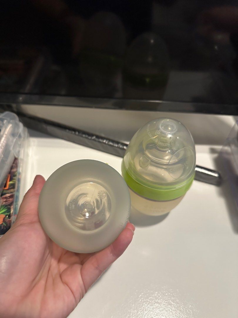 Como Tomo 150mL bottle (Category: Breastfeeding & Bottle Feeding) located in Quezon City. Submitted by steph_hgo (Listing ID 1401958363, Image 3). Description: Like new You can buy new nipples (But I will still include the original one) No issues My daughter prefers pigeon brand 600 pesos each (srp now is 1,200/bottle) Can buy as a set of 2 or individual.