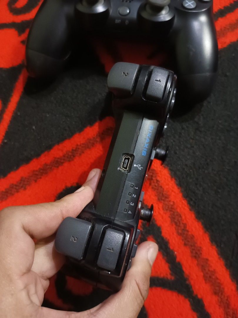 Defective no power PS3 and PS4 gamepads (Category: Controllers) located in Quezon City. Submitted by markgolveo (Listing ID 1401933634, Image 3). Description: Defective no power PS3 and PS4 gamepads for parts out repairs.