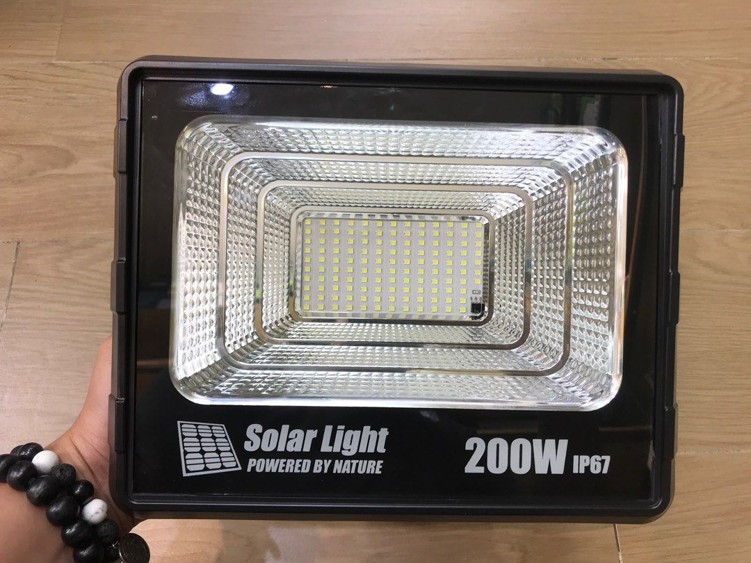 GD-Solar Flood Light GD-10200 - 200W (Category: Lighting) located in Manila. Submitted by o.t.o_solar_xinmey_lighting (Listing ID 1401968375, Image 1). Description: GD-Solar Flood Light, model GD-10200. It is a 200W solar light with an IP67 rating. The package includes the solar panel and a remote control. It is powered by nature and suitable for outdoor use. The product is from the brand GD-SUPER..