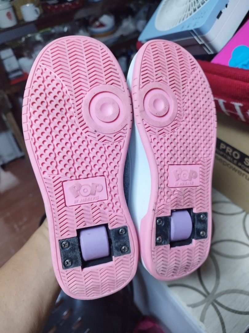 Heelys Pop Roller Shoes - Size 2 (Category: Sneakers) located in Baguio. Submitted by boxmania (Listing ID 1401950461, Image 2). Description: 🔥SALE 750 (FROM 780)🔥 - Heelys Pop roller shoes - Size: US 2, UK 1, EUR 33 preloved From HK Ukay Box/ JapSur/Auc What you see is what you get No return, no exchange (random item po nakukuha ng seller sa box) Seller Location: Baguio City MOD: Flash MOP: GCash Shipping fee will be charged to the buyer. Paym