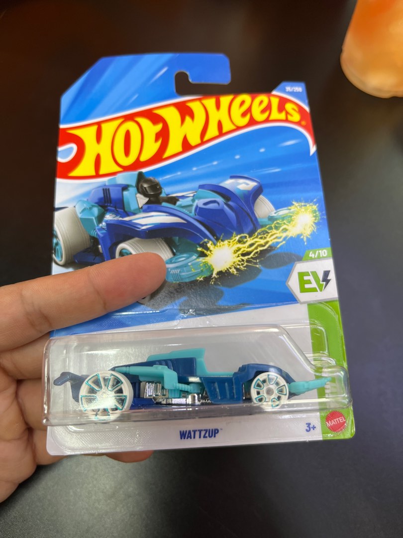 Hot Wheels Wattzup 2022, Hobbies & Toys, Toys & Games
