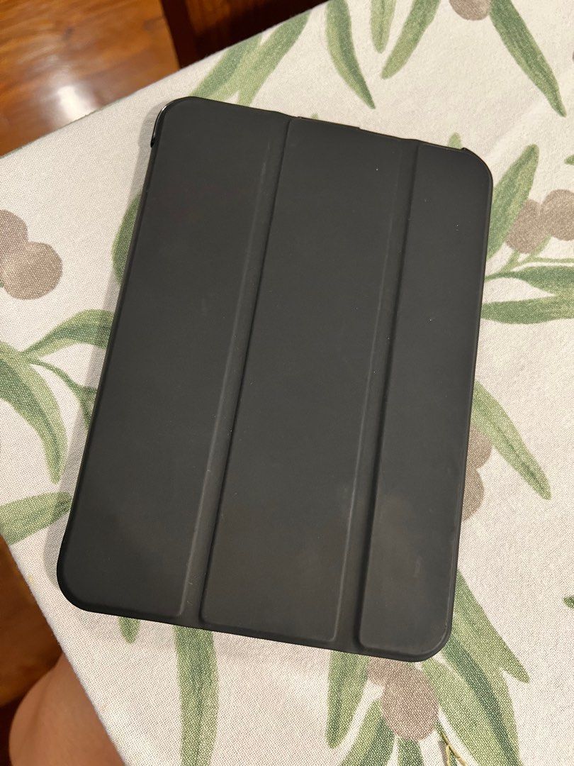 Ipad mini 6th Gen 64GB (Category: iPad) located in Manila. Submitted by chin_000 (Listing ID 1401927945, Image 2). Description: Ipad mini 6th gen 64gb Bought in the UK and used for less than a year (for school) Used very lightly! Only for document reviews etc Battery at 100% as shown in the photos Comes with free case, screen protector, original apple charger, and pencil.