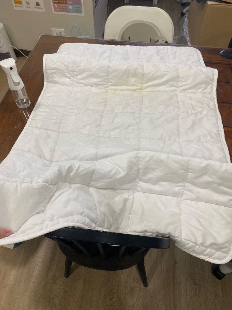 Joyce and Diana Crib Comforter (28x52") (Category: Bed Guards) located in Quezon City. Submitted by stoneyice (Listing ID 1402007322, Image 2). Description: Selling our crib comforter from Joyce and Diana! - Size: 28x52" - Has yellow stains from washing - Used for a week then stored away.