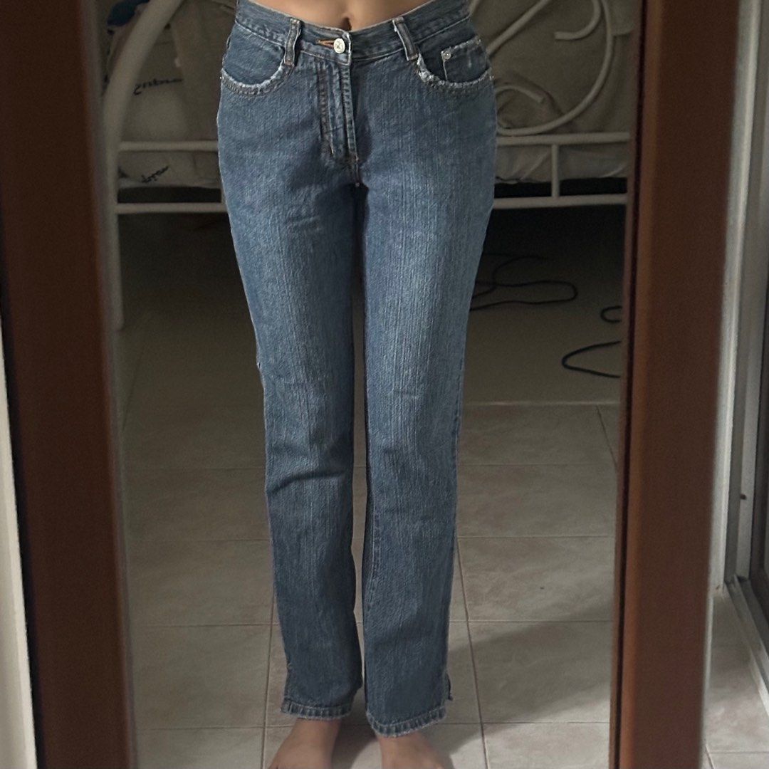 Joyka Flared Jeans BodyCon Denim - Size 27 (Category: Jeans) located in Manila. Submitted by modieus.ph (Listing ID 1401982857, Image 2). Description: Classic Joyka jeans in a light blue wash straight leg boot fit size 26-27 a bit flared.