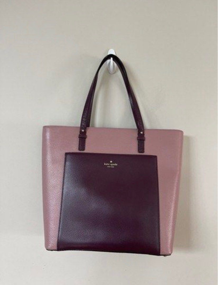 Kate Spade New York Tote Bag (Category: Tote Bags) located in Legazpi City. Submitted by ei.mmm (Listing ID 1401996838, Image 1). Description: bought from US for 20k+ rfs: had to switch to smaller everday bag .