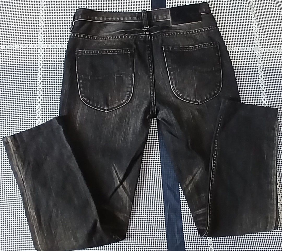 LEE Sanforized Underground Jeans (Category: Jeans) located in Antipolo. Submitted by d.tuazon (Listing ID 1401946500, Image 2). Description: Lee Sanforized Underground Union Made Jeans.Black color.Sobrang ganda and makapal.Size 30 slimfit.Price is 225 only..