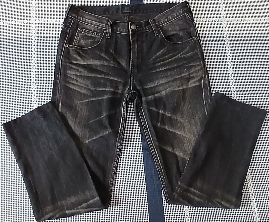 LEE Sanforized Underground Jeans (Category: Jeans) located in Antipolo. Submitted by d.tuazon (Listing ID 1401946500, Image 1). Description: Lee Sanforized Underground Union Made Jeans.Black color.Sobrang ganda and makapal.Size 30 slimfit.Price is 225 only..