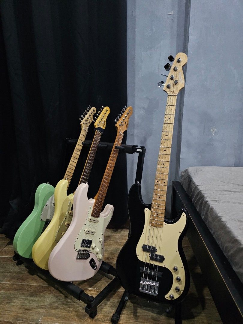 D&D Lightfoot PB DLX 4S Bass Guitar (Category: Musical Instruments) located in Bacoor. Submitted by tantaranan (Listing ID 1402093721, Image 2). Description: D&D Lightfoot PB DLX 4S Bass Guitar Vintage black With bag Rarely used. Sa bahay lang Original price: 9350 Selling for only 7500 Slightly negotiable if pickup Location: Molino Bacoor Cavite.