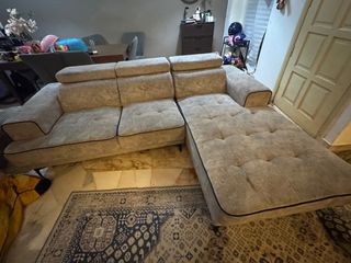 (Category: ) located in . Submitted by prelovedwardrobe_dania (Listing ID 1402026026, Image 1). Description: .