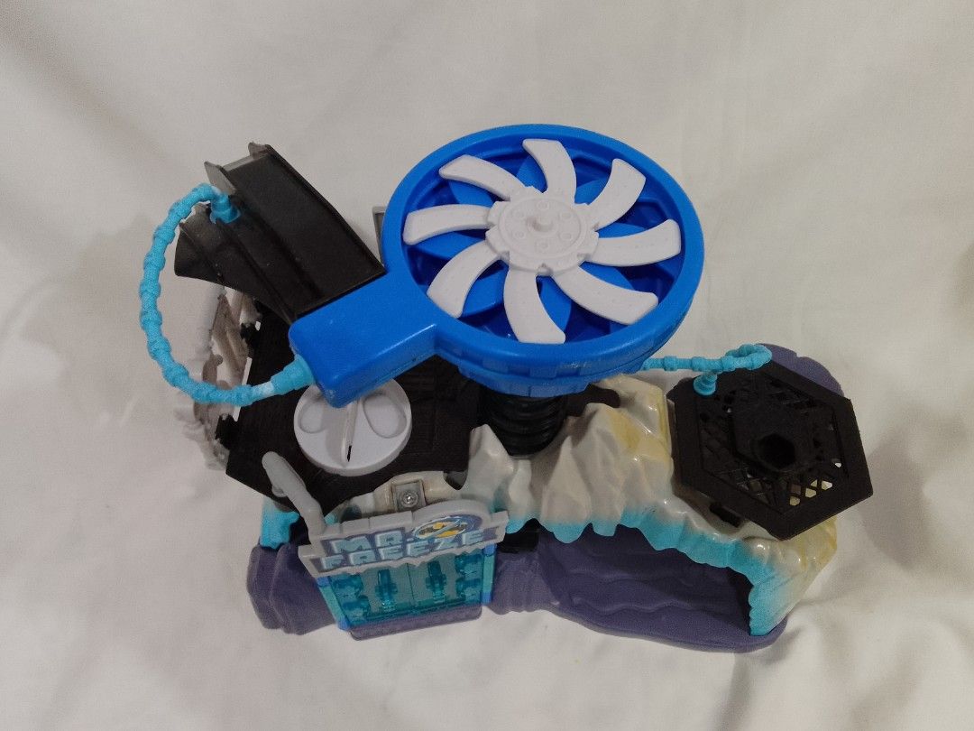 Batman Mr. Freeze Playset (Category: Action & Battle Toys) located in Manila. Submitted by dories12d57986 (Listing ID 1401910778, Image 2). Description: Japan/UK Preloved Toys Batman playset WYSIWYG .