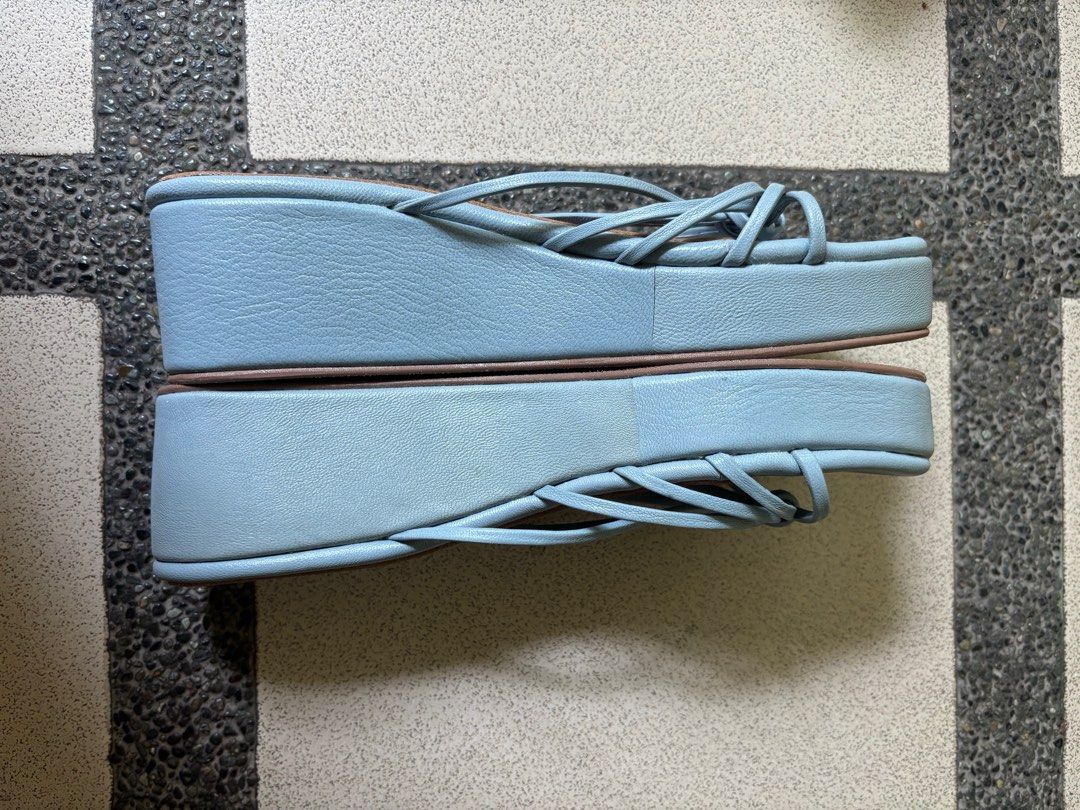 (Never worn) Meraniel Leather Platform Sandals (Category: Flats & Sandals) located in Calamba. Submitted by teriberry30 (Listing ID 1401938358, Image 3). Description: Pure leather Bought online for 3190 Never worn, custom made, too big for me.