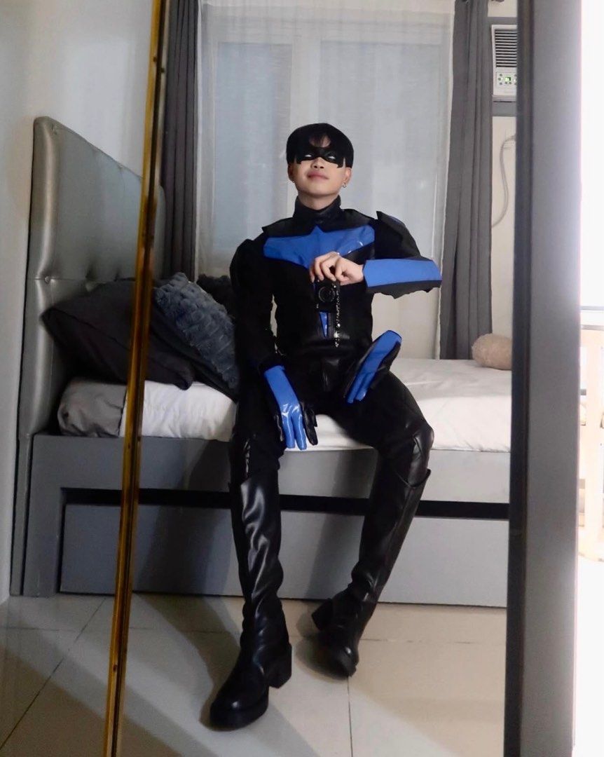 Nightwing Cosplay Costume (Category: Sets & Coordinates) located in Quezon City. Submitted by herculoose (Listing ID 1402083827, Image 1). Description: For sale nightwing costume complete set with shoes XS Height: 158-162 Bust: 84-86 Waist: 72-74 Hip: 85-87.