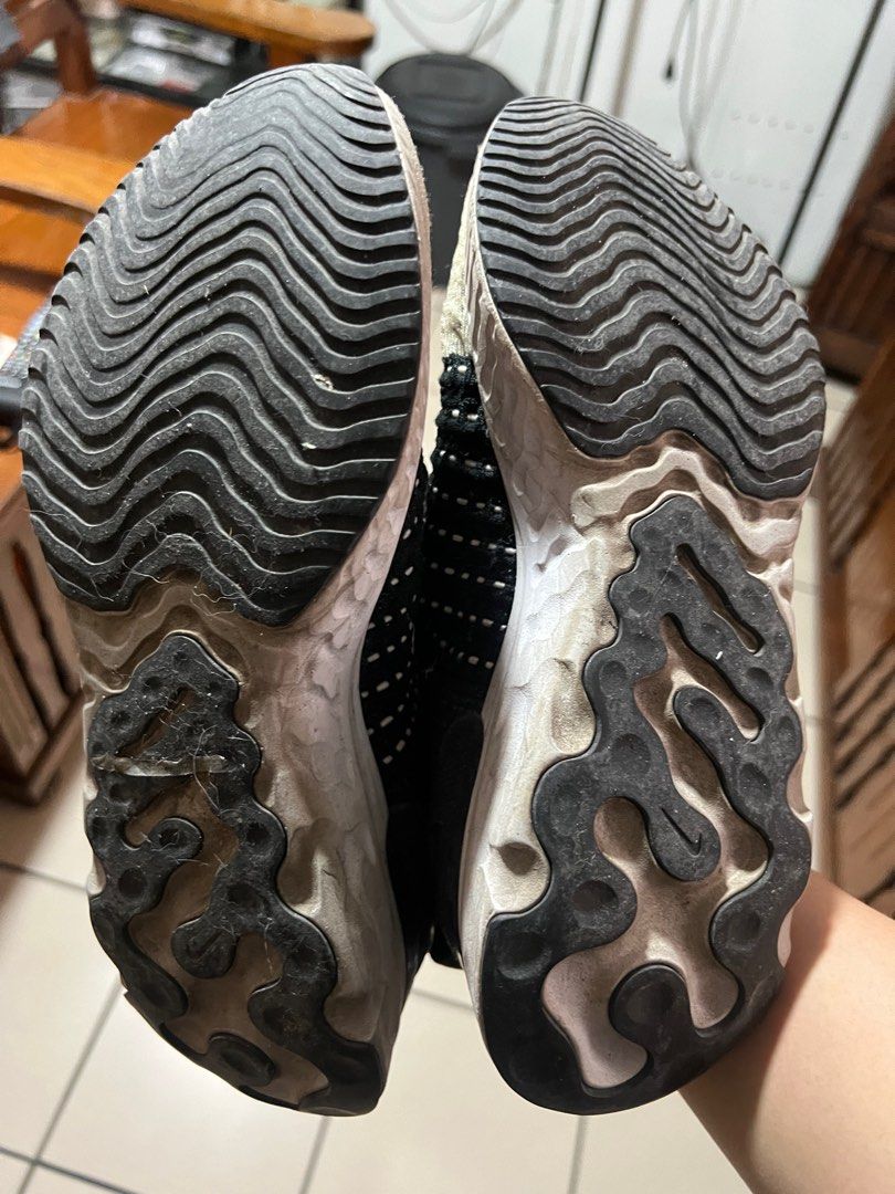 Nike React Phantom Run Flyknit 2 (Category: Sneakers) located in Quezon City. Submitted by ciacia_12345 (Listing ID 1401936980, Image 2). Description: Men’s US 8.5 No box Original.