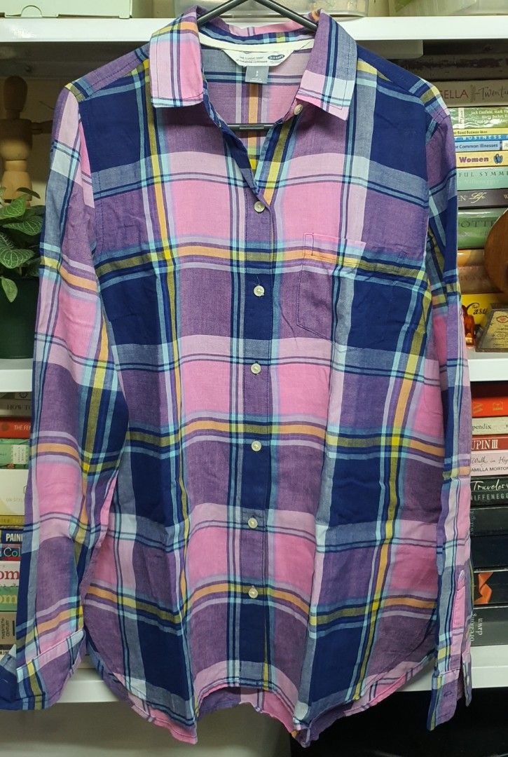 Old Navy Plaid Shirt - Size S (Category: Longsleeves) located in Manila. Submitted by apoltree (Listing ID 1401954989, Image 1). Description: - Old Navy plaid shirt - Size: Small - Features: Button-down front, chest pocket, long sleeves - Pattern: Colorful plaid - Made in Cambodia.