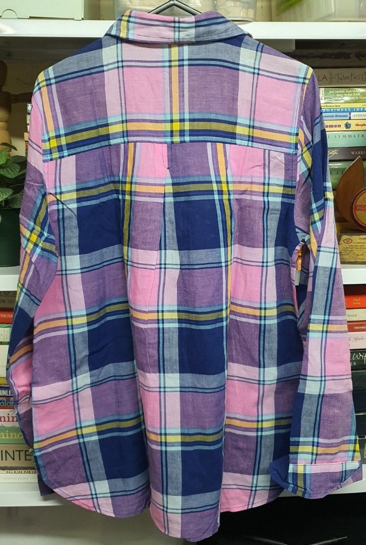 Old Navy Plaid Shirt - Size S (Category: Longsleeves) located in Manila. Submitted by apoltree (Listing ID 1401954989, Image 2). Description: - Old Navy plaid shirt - Size: Small - Features: Button-down front, chest pocket, long sleeves - Pattern: Colorful plaid - Made in Cambodia.