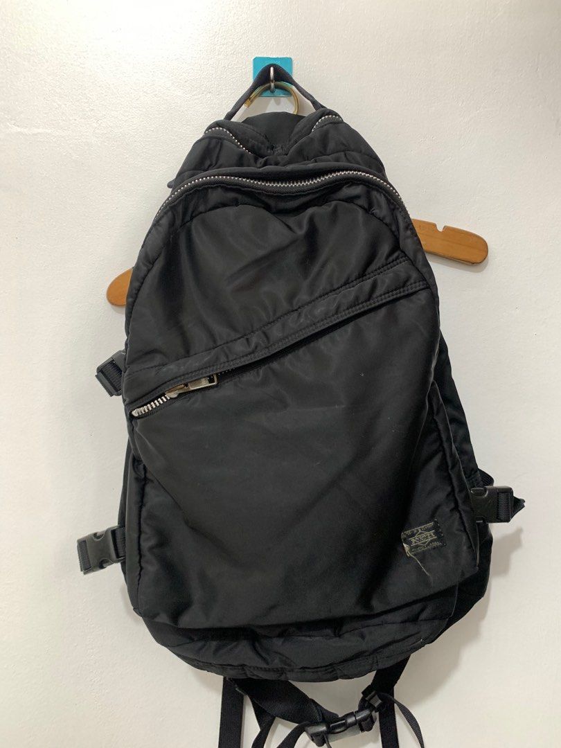 Porter Tanker Backpack (Category: Backpacks) located in Mexico. Submitted by bugskiethrift (Listing ID 1401947137, Image 2). Description: excellent condition minor scratches sign of usage complete tags pm for more info.
