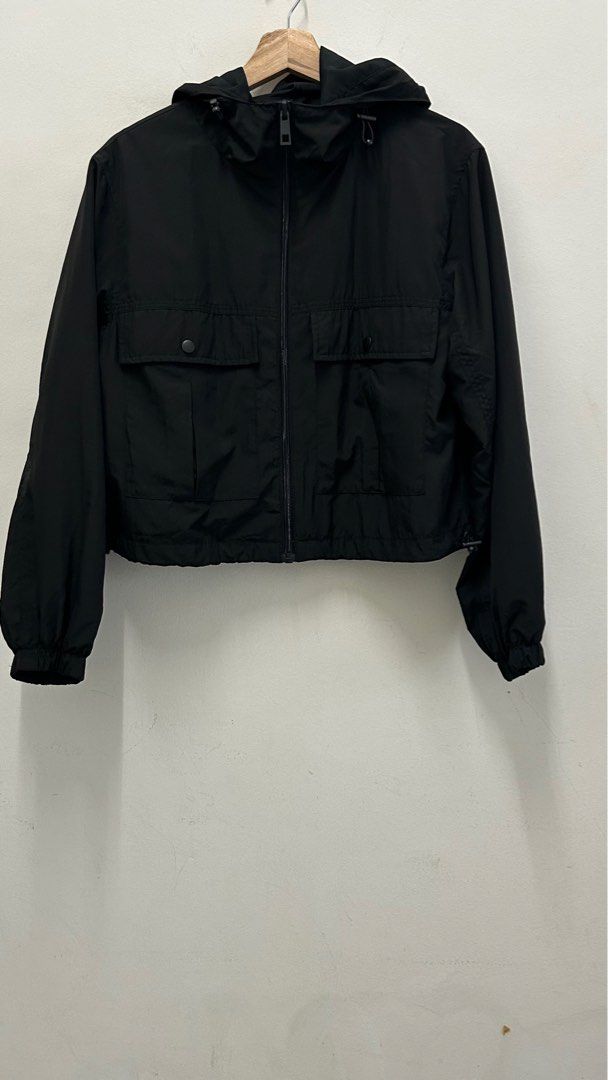 Pull & Bear Cropped Jacket (Category: Coats, Jackets and Outerwear) located in Petaling Jaya. Submitted by zzz99 (Listing ID 1396933866, Image 2). Description: .