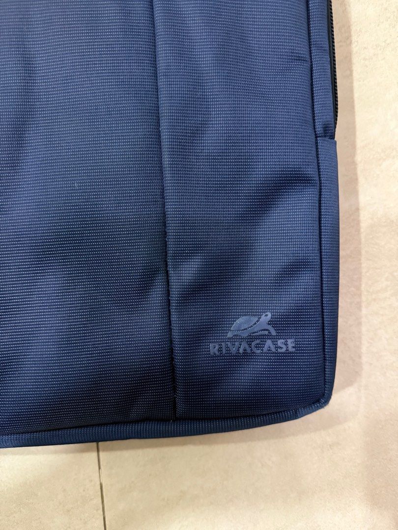 RIVACASE Laptop Bag (Category: Laptop Bags & Sleeves) located in Manila. Submitted by efgm123 (Listing ID 1401944655, Image 3). Description: .