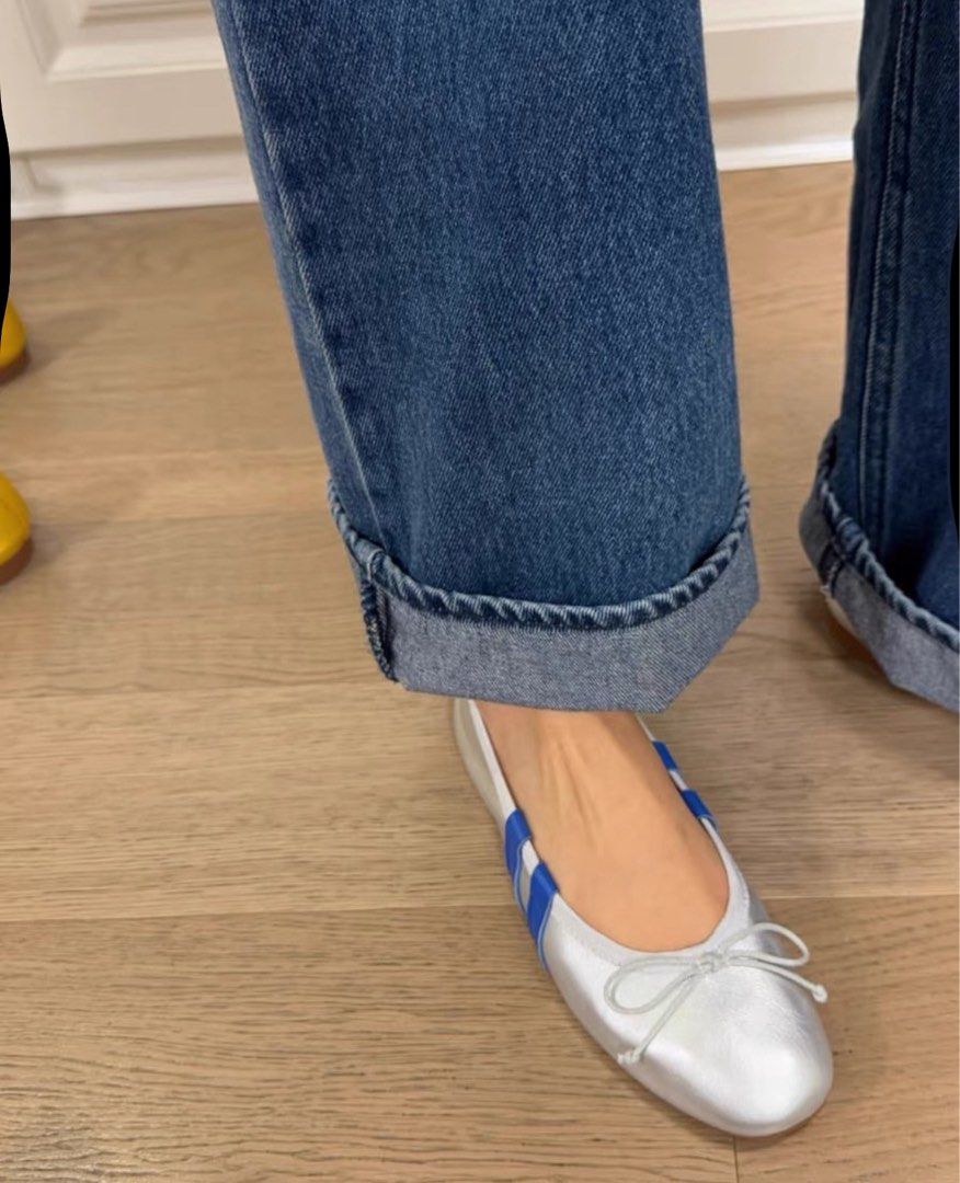 Rura Handmade Silver Ballet Flats (Category: Flats & Sandals) located in Cebu City. Submitted by willwork4tix (Listing ID 1401916100, Image 2). Description: PRODUCT DETAILS 👗 > handmade, genuine leather material > very soft inner soles > size says 235mm but outsole measures 24cm ✈️ MOVING OUT SALE ✈️ > No added costs for shipping fees, everything has already been accounted for at a reasonable rate, so we would appreciate it if negotiations are o