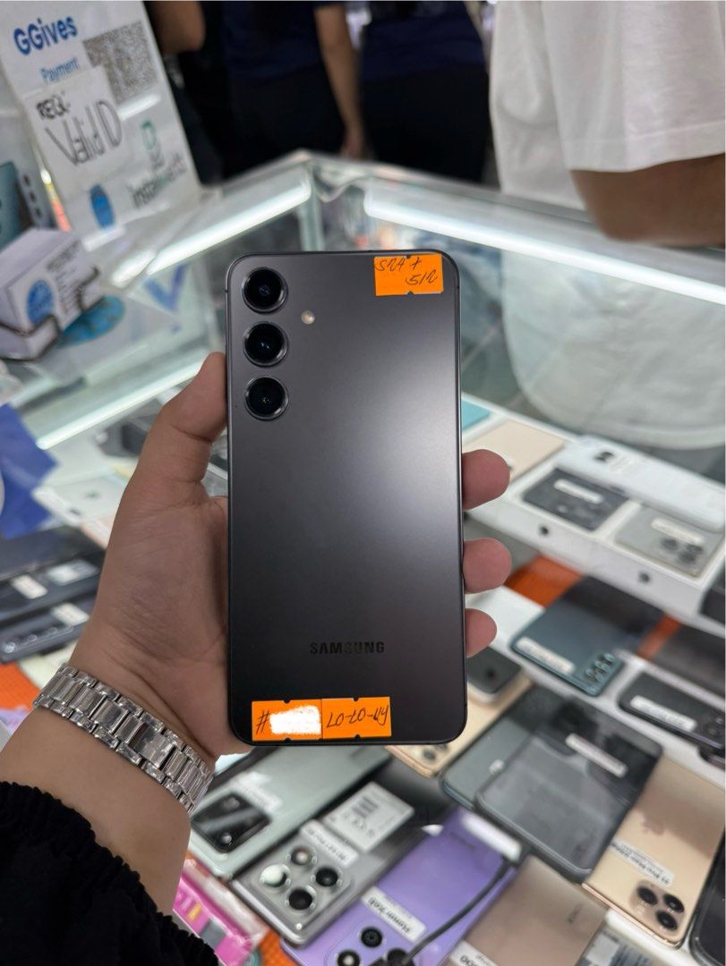 Samsung S24+ 5G 256gb FU NTC (Category: Samsung) located in San Juan City. Submitted by keannagadgetph (Listing ID 1401924728, Image 1). Description: Available Units for today's POST! Google Pixel 6 Pro / 128gb / FU - good condition - 95% Makinis - good battery - no issue / repair - Any colors available ~ Accepting SWAP / TRADE IN / INSTALLMENT / BINTA UNIT ~ CASH ON DELIVERY METRO MANILA / LBC PAYMENT FIRST ~ Store location GREENHILLS 2ndfloor V