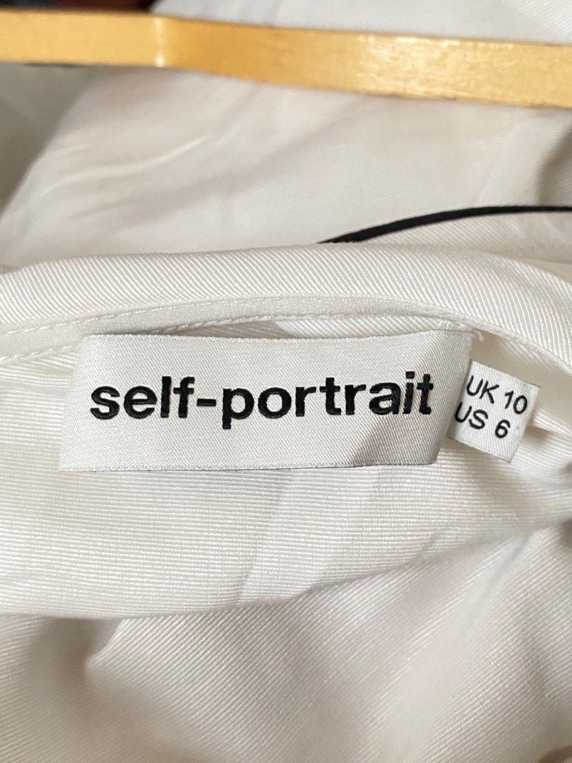 Self-Portrait Off-Shoulder Top (Category: Longsleeves) located in Naga. Submitted by jamilaph (Listing ID 1401996833, Image 2). Description: .