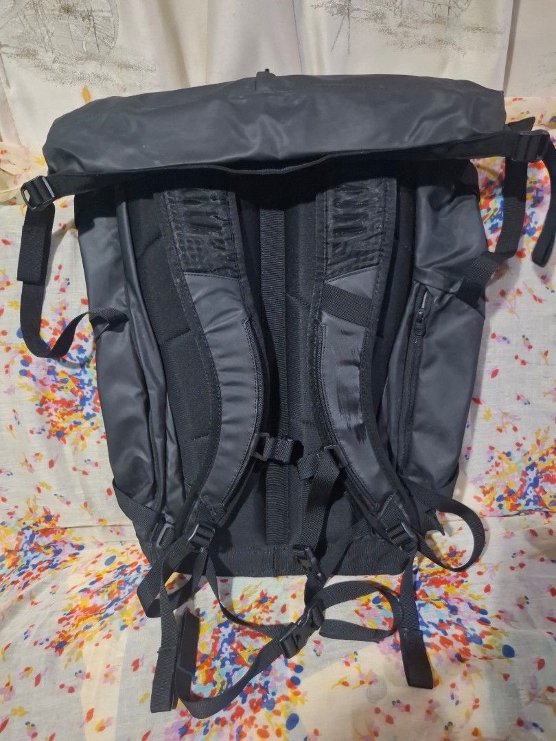 THE NORTHFACE SCORIA BACKPACK (Category: Backpacks) located in Bocaue. Submitted by nmnprelovedshop (Listing ID 1402080445, Image 2). Description: *nMn Preloved Shop is not affiliated with brand stated. No infringement intended. 💯OG THE NORTHFACE SCORIA BACKPACK from QATAR. Used only once as hand carry(going home fr Qatar-Phil). *Like new or Rank SA *No issue(tears, scratch or holes) * Thick & waterproof material * Clean inside-out * It's like, 