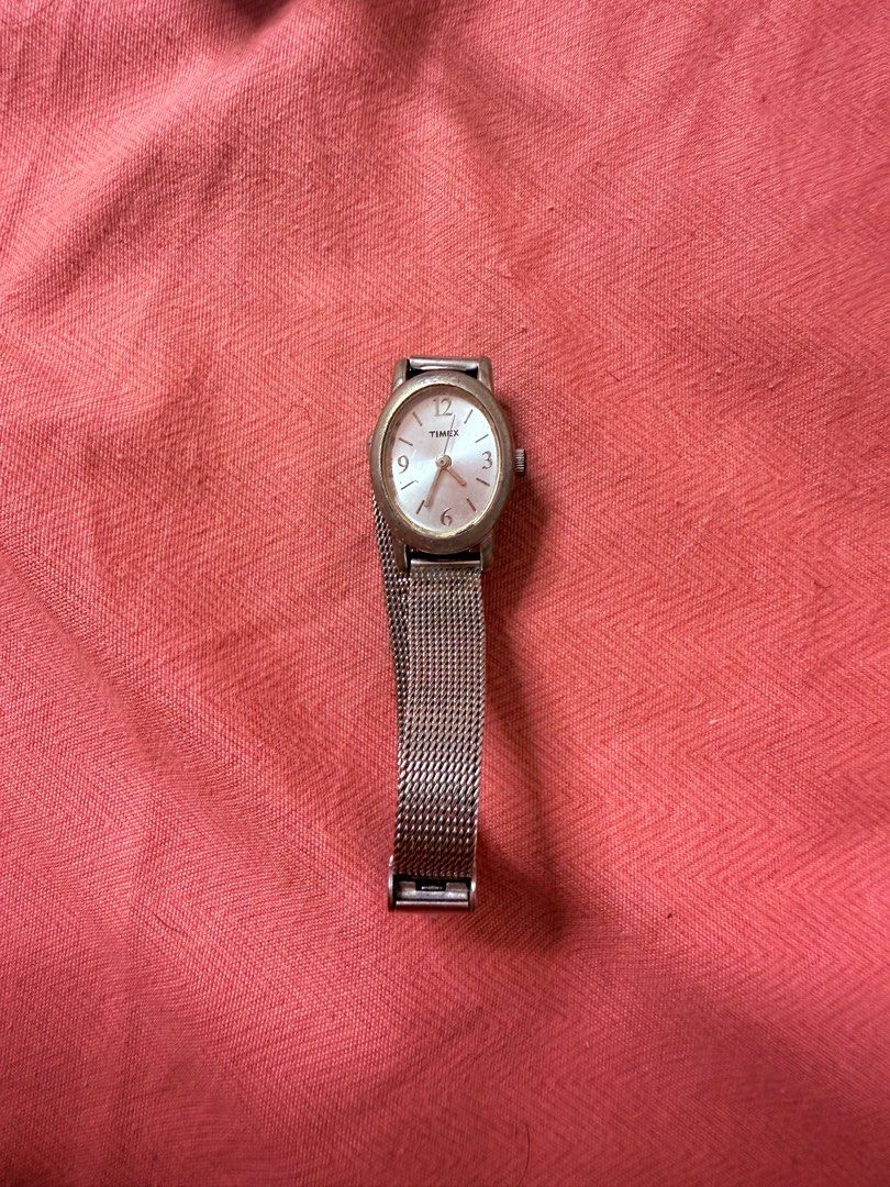 Timex Silver Mesh Strap Watch (Category: Women's Watches) located in Quezon City. Submitted by Unida (Listing ID 1401930444, Image 1). Description: palitan lang ng bat po.