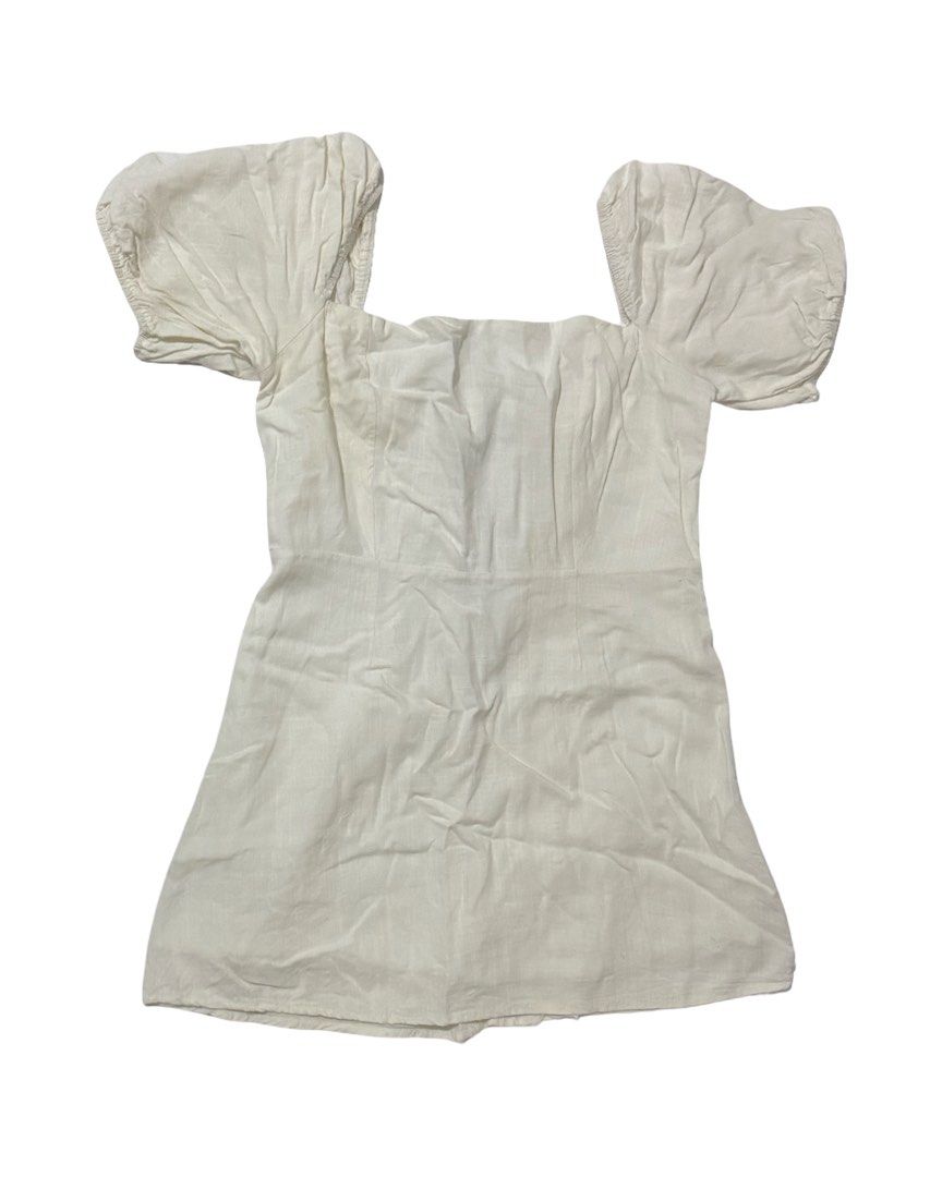 White Puff Sleeve Dress (Category: Dresses) located in Manila. Submitted by MarkPH (Listing ID 1401920999, Image 1). Description: - White dress - Square neckline - Short puff sleeves - Fitted bodice - Slightly flared skirt - Lightweight fabric - Suitable for warm weather - Simple and stylish.