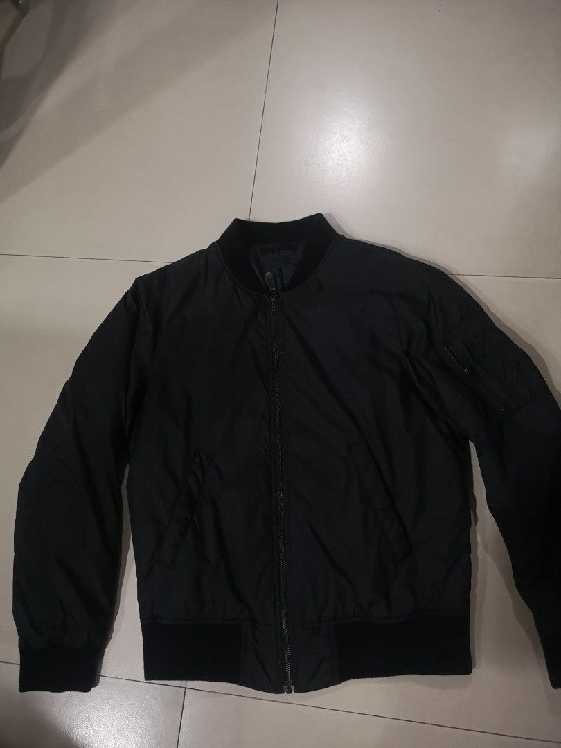 Winter jacket (Category: Coats, Jackets and Outerwear) located in Quezon City. Submitted by jotioco (Listing ID 1401914630, Image 1). Description: Uniqlo winter jacket Condition 9/10.
