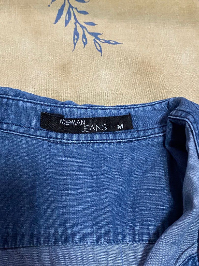 Woman Jeans Denim Top - Medium (Category: Dresses) located in Manila. Submitted by _lavndr (Listing ID 1401999283, Image 3). Description: 📍Metro Mnl - still in good condition - sf is shouldered by buyer - same day delivery rfs: decluttering.