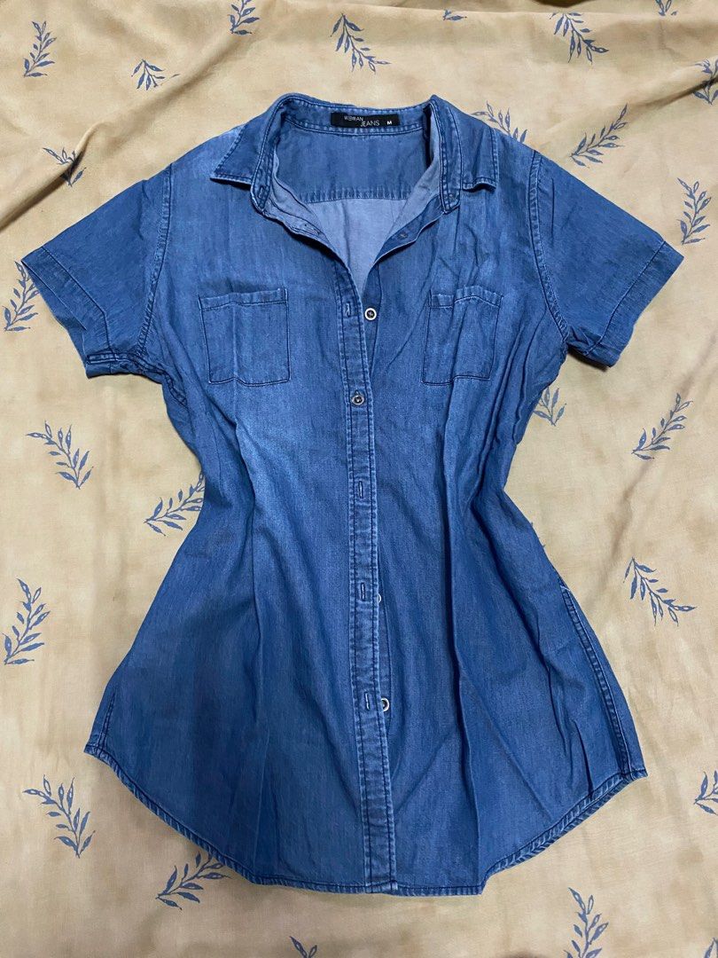 Woman Jeans Denim Top - Medium (Category: Dresses) located in Manila. Submitted by _lavndr (Listing ID 1401999283, Image 1). Description: 📍Metro Mnl - still in good condition - sf is shouldered by buyer - same day delivery rfs: decluttering.