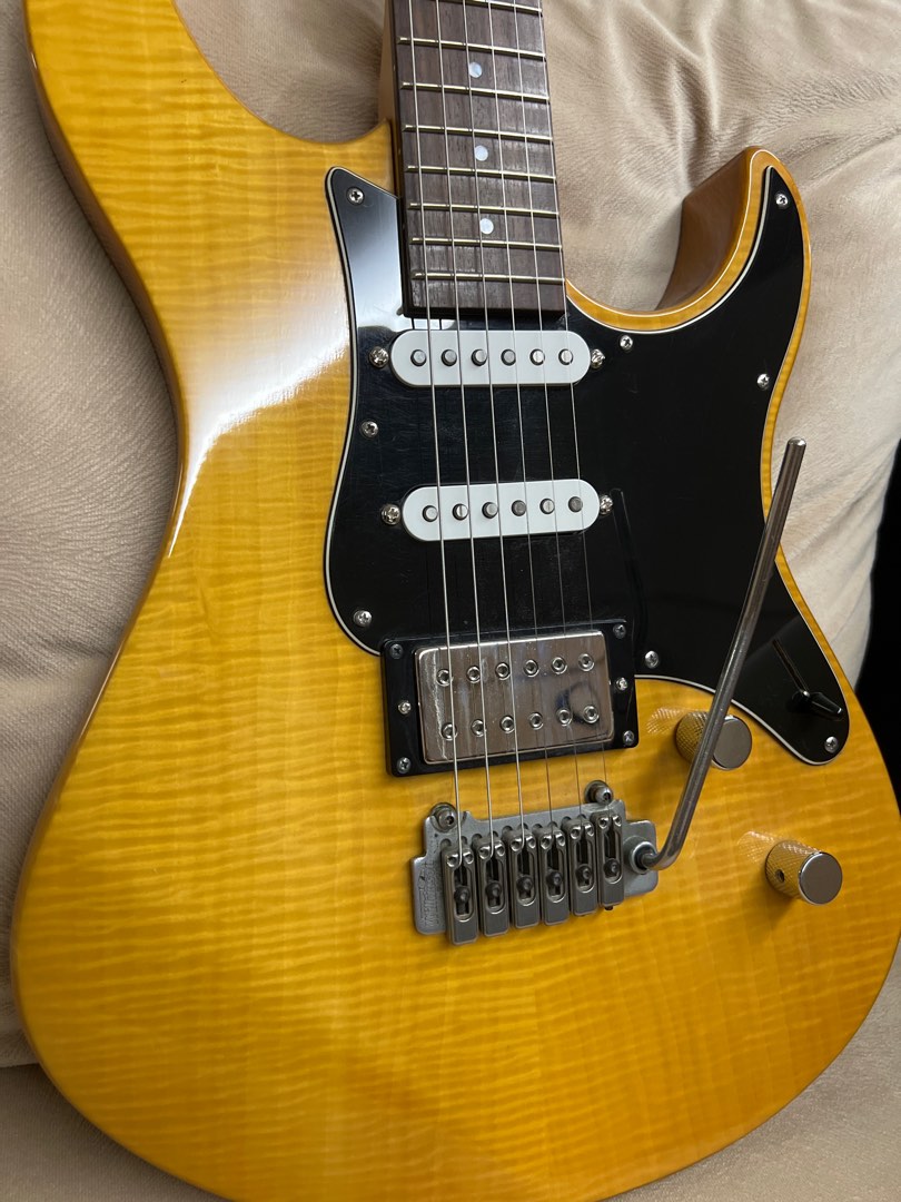 Yamaha Electric Guitar Pacifica PAC 812W, Hobbies & Toys, Musical ...