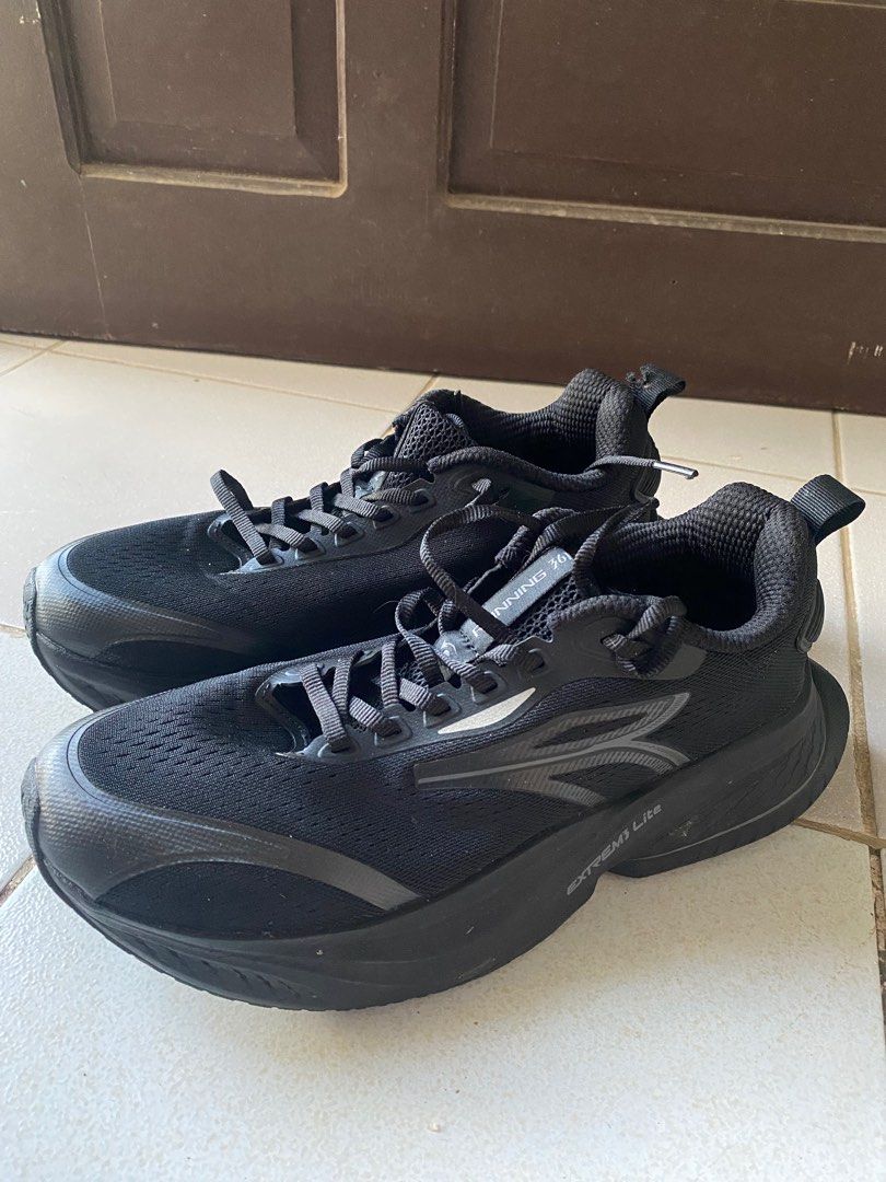 361 Degrees Fierce Max (Category: Sneakers) located in Davao. Submitted by genmate (Listing ID 1407066804, Image 1). Description: 361 Fierce Max - mileage: 16km - no box - no insole.