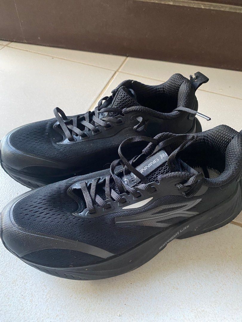 361 Degrees Fierce Max (Category: Sneakers) located in Davao. Submitted by genmate (Listing ID 1407066804, Image 2). Description: 361 Fierce Max - mileage: 16km - no box - no insole.