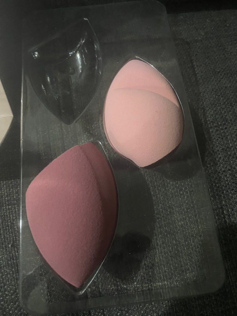 🇺🇸 2 Beauty Blender (Category: Makeup) located in Manila. Submitted by pinkmoschino (Listing ID 1407109928, Image 2). Description: .