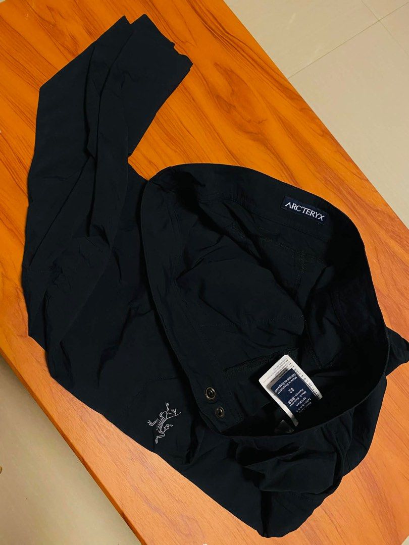 Arc'teryx Men's Pants - Black - Size 32 (Category: Jeans) located in Manila. Submitted by thrifthed.ph (Listing ID 1407079442, Image 3). Description: - Arc'teryx Men's Pants -Large - Color: Black - Size: 32 waist, 32 inseam -Lenght:38 -Like new condition -No issue -Authentic -Complete Tags - Features Arc'teryx logo - Button closure with brand name - Multiple pockets - Designed for outdoor activities - Made in Bangladesh No return No exchange.