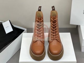 (Category: ) located in . Submitted by shoes.locker (Listing ID 1407019800, Image 1). Description: .