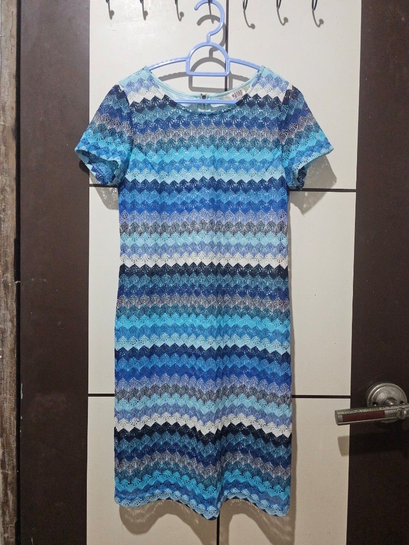 BLUE EYELET DRESS M-L WITH INNER LINING (Category: Dresses) located in Quezon City. Submitted by eychem (Listing ID 1407121188, Image 1). Description: Super pretty. with zipper sa likod and lining. Perfect if blue ang theme ng event. Pwede rin pang office. 💙.