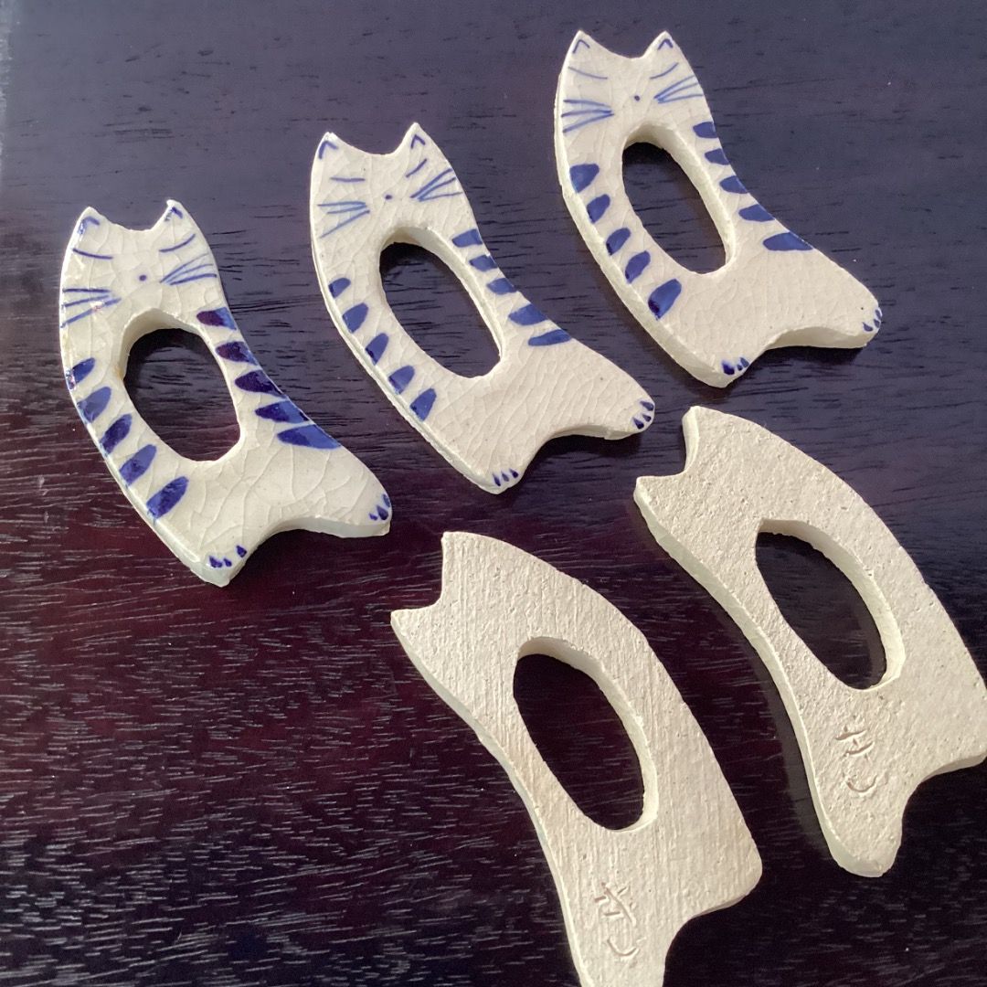 Ceramic Cat Chopsticks Rest (Category: Coffee & Tea Tableware) located in Davao. Submitted by eclectic1925 (Listing ID 1407142294, Image 3). Description: Php75 each ( 5 available) Ceramic Cat Chopsticks Rest L: 2.5 inches Please REVIEW PHOTOS First to pay.