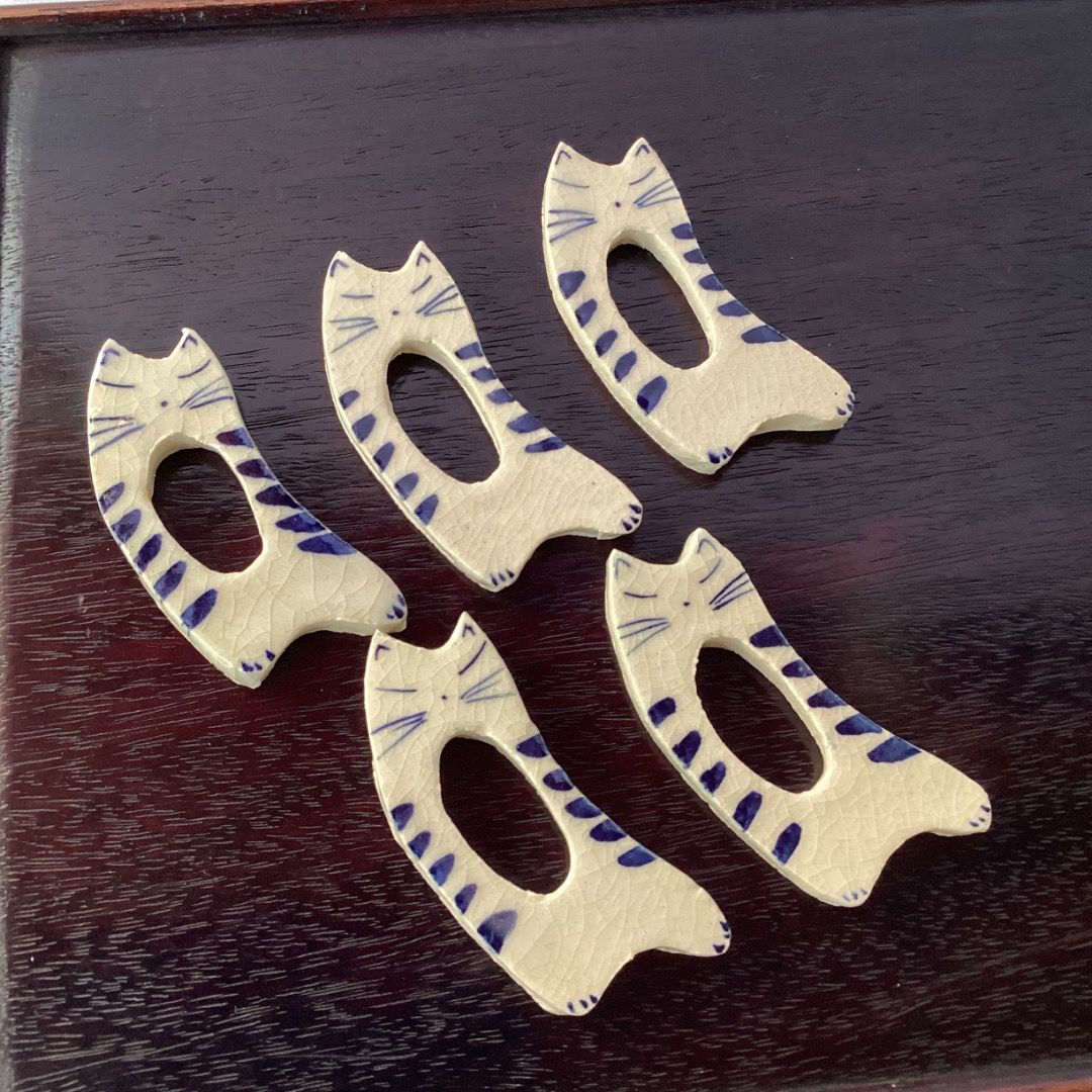 Ceramic Cat Chopsticks Rest (Category: Coffee & Tea Tableware) located in Davao. Submitted by eclectic1925 (Listing ID 1407142294, Image 1). Description: Php75 each ( 5 available) Ceramic Cat Chopsticks Rest L: 2.5 inches Please REVIEW PHOTOS First to pay.