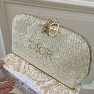 (Category: ) located in . Submitted by buysellcloset (Listing ID 1407114757, Image 1). Description: .
