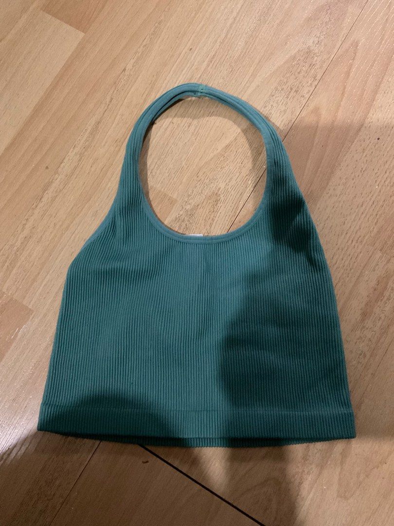 Cotton On Tops SET (Category: Sleeveless) located in Pasig City. Submitted by m_decluttering (Listing ID 1407061043, Image 1). Description: .