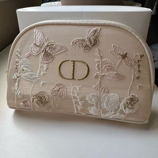 (Category: ) located in . Submitted by buysellcloset (Listing ID 1407114086, Image 1). Description: .