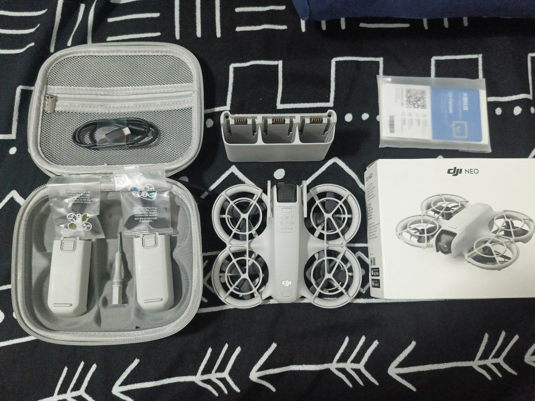 DJI NEO Drone Combo (Category: Drones) located in San Pedro. Submitted by all_gooditems (Listing ID 1407115942, Image 1). Description: - DJI Mini Neo Pro Combo for sale! - Includes drone - charging hub - two batteries - carrying case -2 unused propeller accessories. - Comes with original box and documentation. ***Ready to fly***.