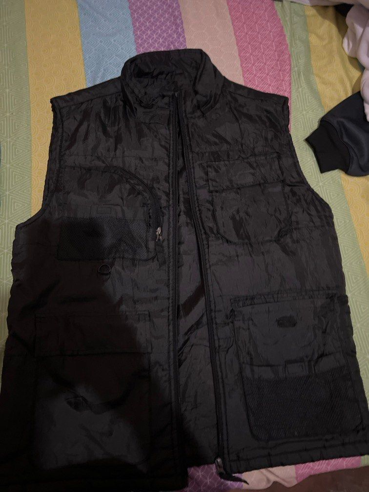 Fisherman’s Vest (Category: Vests) located in Cainta. Submitted by deeppockets696969 (Listing ID 1407185766, Image 1). Description: Like new Di na nagagamit Change na ng porma hehe Width- 21 inches Length-25 inches.