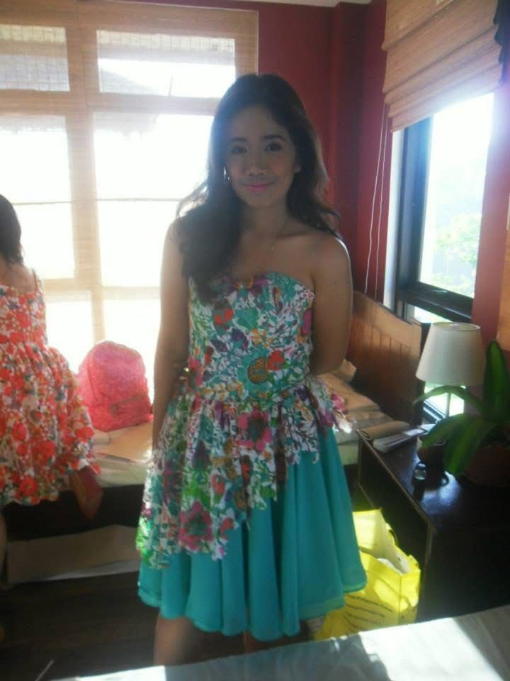 Floral Print Strapless Dress (Category: Dresses) located in Mariveles. Submitted by aly0323 (Listing ID 1404667671, Image 2). Description: - Strapless floral print bodice - Flowing teal skirt - Fitted bodice, flared skirt - Flattering silhouette - Lightweight fabric - Ideal for summer events or casual wear.