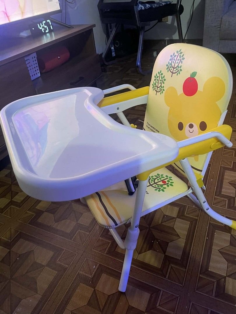 Foldable Baby High Chair with Tray (Category: Baby High Chairs) located in Quezon City. Submitted by liaaaaaamm (Listing ID 1407095245, Image 2). Description: no issue rfs: decluttering .