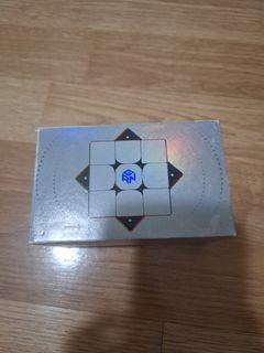 (Category: ) located in . Submitted by moncler11 (Listing ID 1407145243, Image 1). Description: .